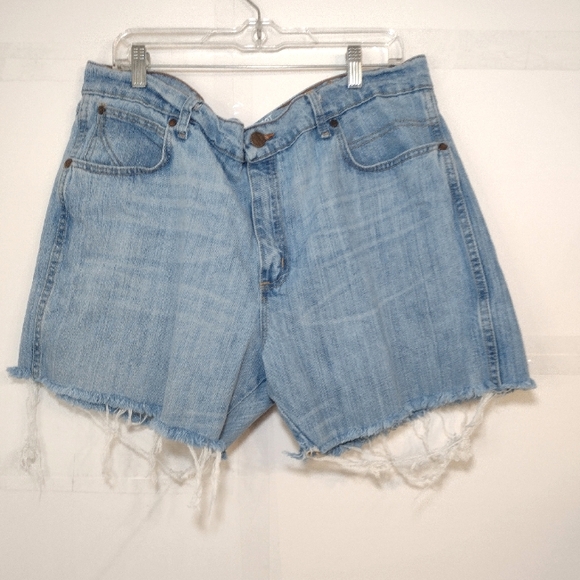 Wrangler Other - Wrangler Retro Disstres Denim Blue Shorts Size (38)